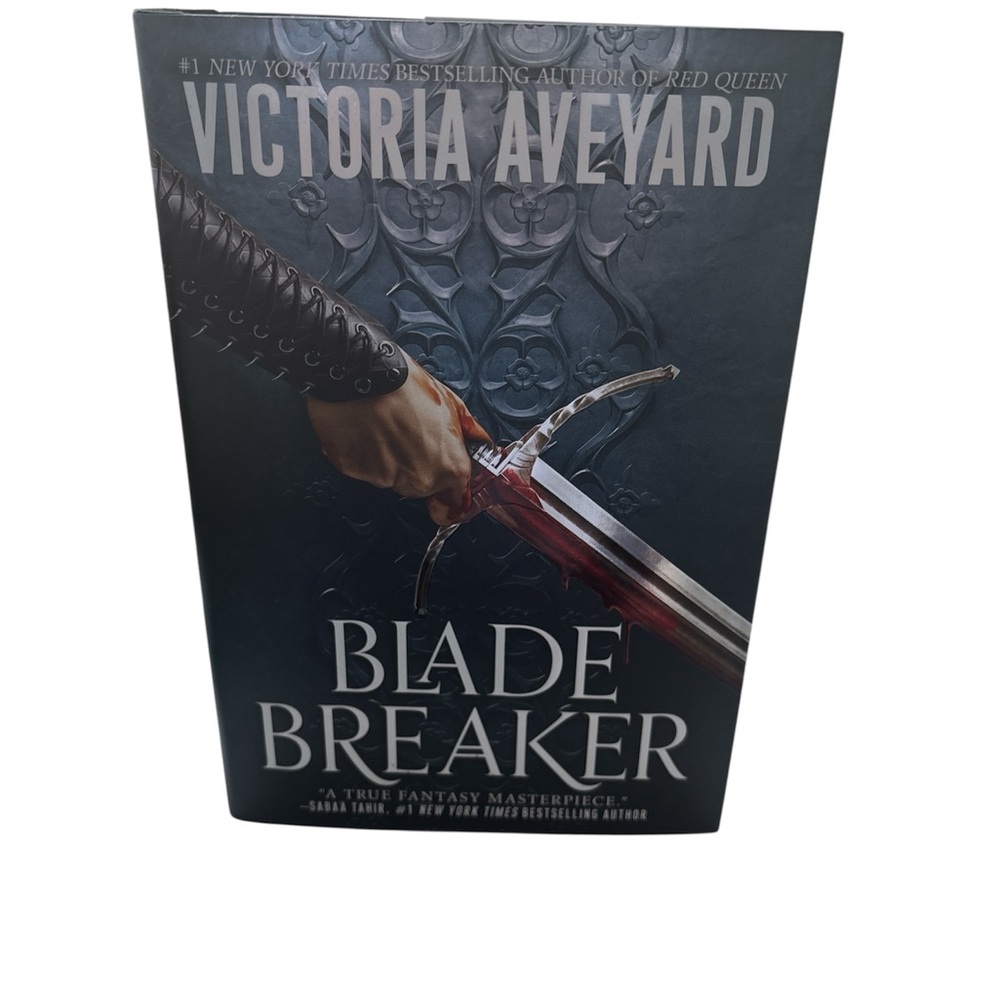 Blade Breaker by Victoria Aveyard book NWT